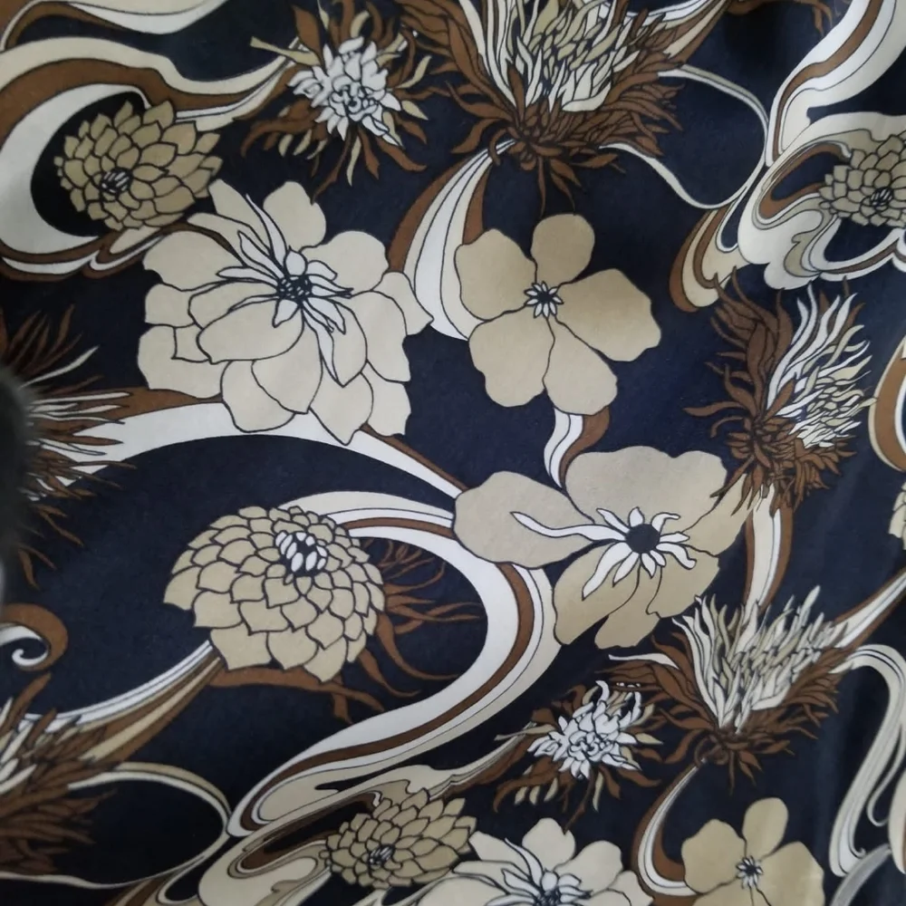 Massimo Dutti silk floral midi skirt size 6 - Picture 3 of 5